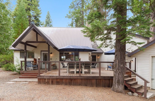 Charming 4-Bedroom Cabin Retreat in Shaver Lake