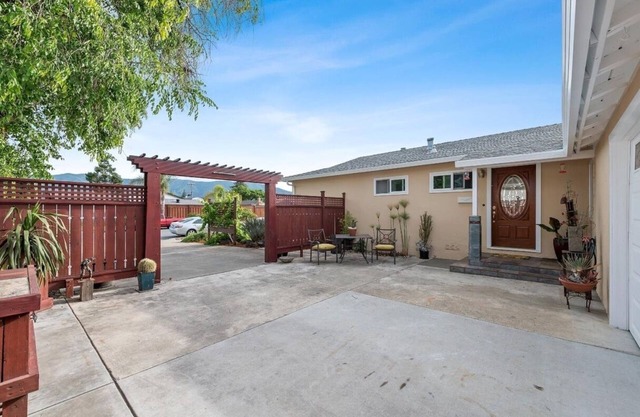Charming 4B/2B near Cambrian - Work or vacation ready!