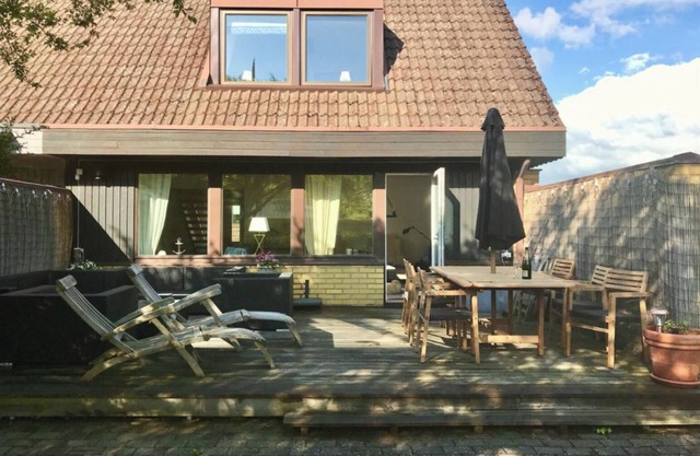 Charming 8 person 4-bedroom villa in wonderful City center Båstad in Skåne län