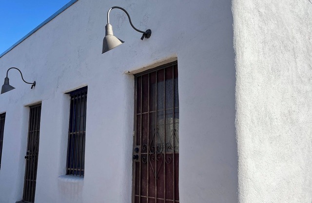 Charming Adobe Flat in Historic Sonoran Rowhouse in Barrio Viejo with Parking!