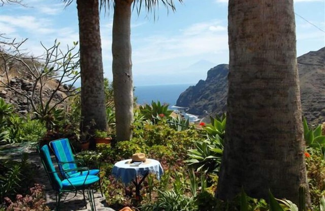 Charming and quiet cottage with panoramic views