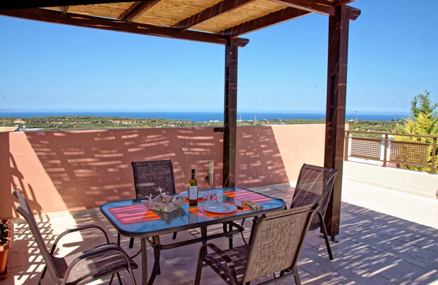 Charming apartment, panoramic terrace, sea and mountain views