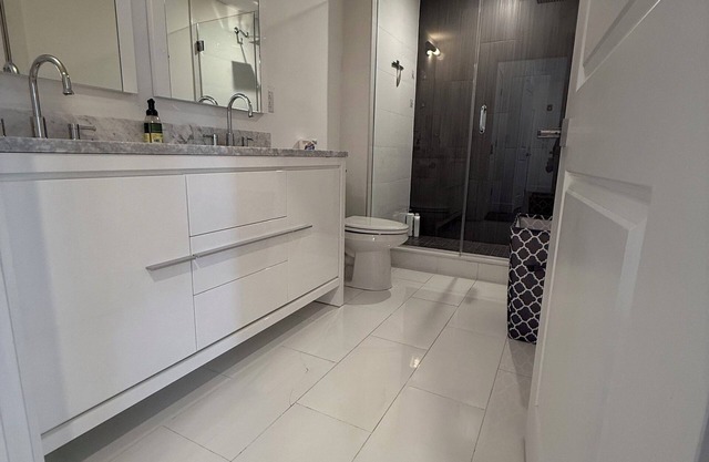 Charming apartment, sleeps 6 people, in-unit washer/dryer in Philadelphia