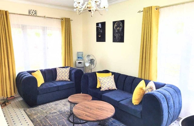 Charming bed & breakfast in welcoming Nakuru with WiFi, AC