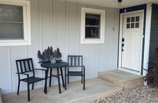 Charming Bungalow 2 in lovely Spearfish with WiFi, AC
