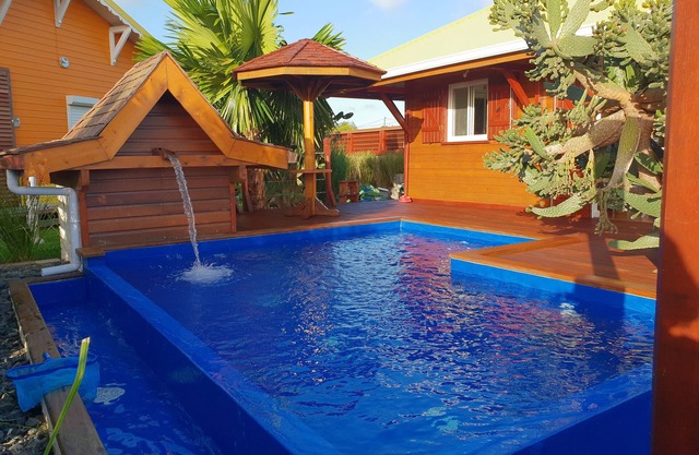 Charming bungalow and private pool