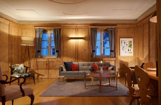 Charming City Lodge