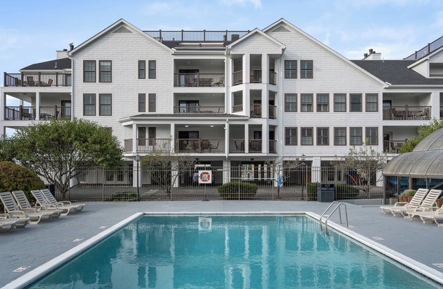 Charming Condo w/Resort Pool and Hot Tub & Free Parking