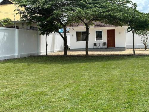 Charming Cottage Near Beach in Mbweni