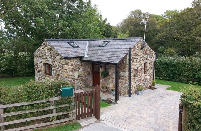 Charming Detached Completely Private Stone Built Open Plan Cosy Retreat For 2