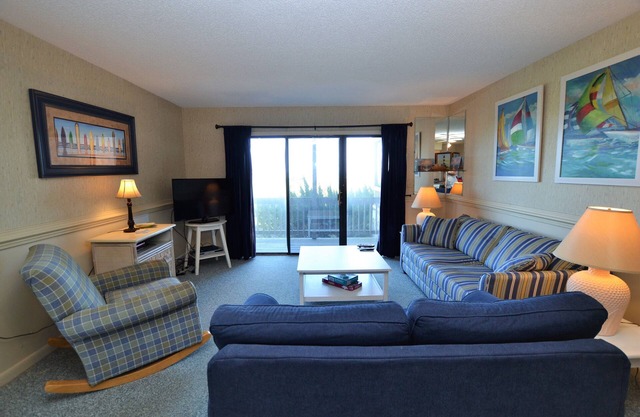 Charming first floor condo in Duck!