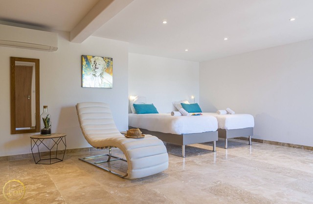 Charming gîte with panoramic terrace and shared swimming pool - Vallée Des Baux