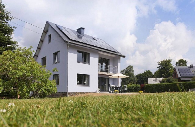 Charming gîte with whirlpool bath for 15 people in Saint-Hubert