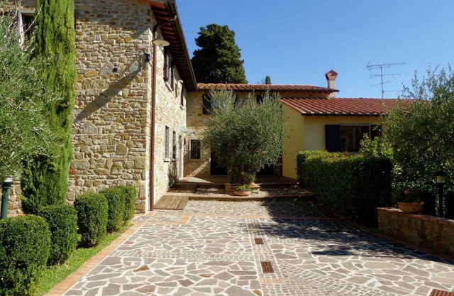 Charming holiday home in Montecarelli with pool