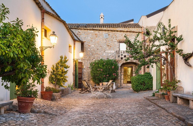 Charming house with shared pool - Don Carlo