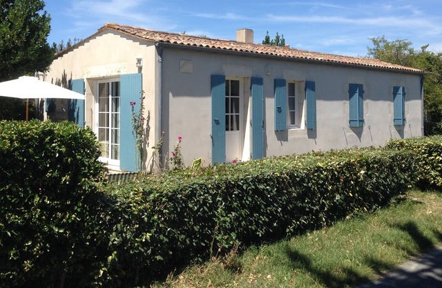 *** Charming house for nature holiday on the island of Aix (The Tridouce)