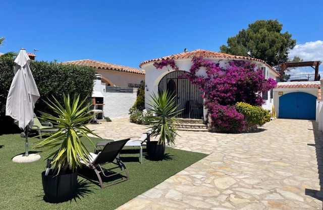 Charming House with spaciousGarden and Terrace