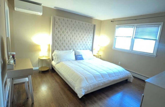 Charming Lake house with WiFi and AC in Sparta