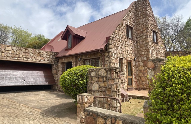 Charming, Luxurious Critchley Stone Villa, Dullstroom. Oozing old world charm.