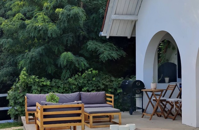 Charming luxurious cottage with a jacuzzi and AC on the Hungarian countryside.