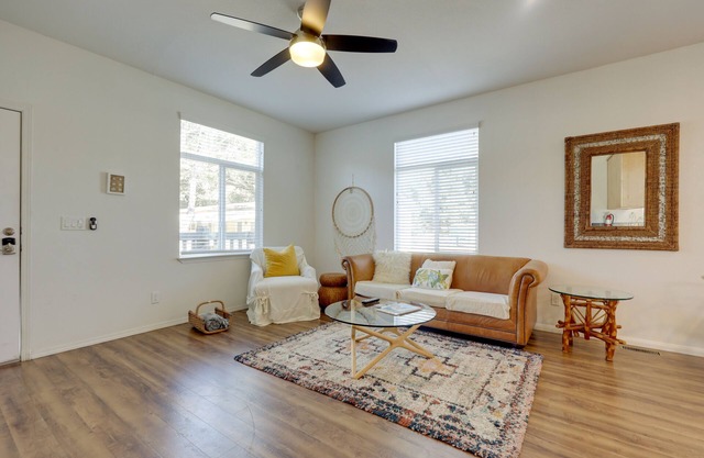 Charming Oak View Retreat ~ 5 Mi to Ojai Valley!