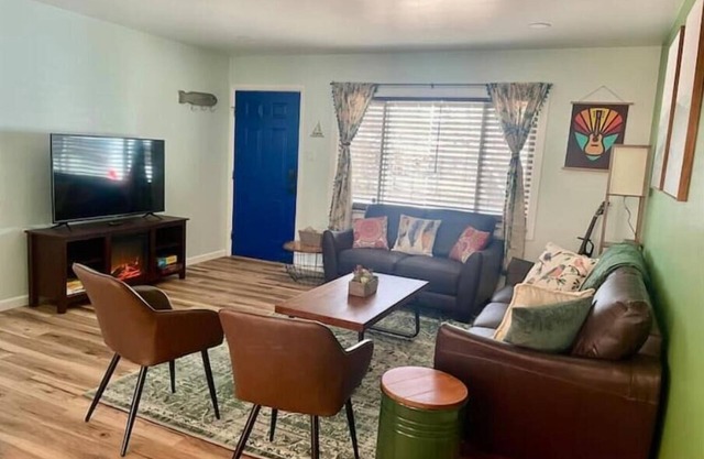 Charming Pet and family-friendly centrally located home in Arvada.