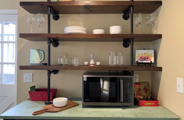 Charming private room in serene Harrisville with WiFi