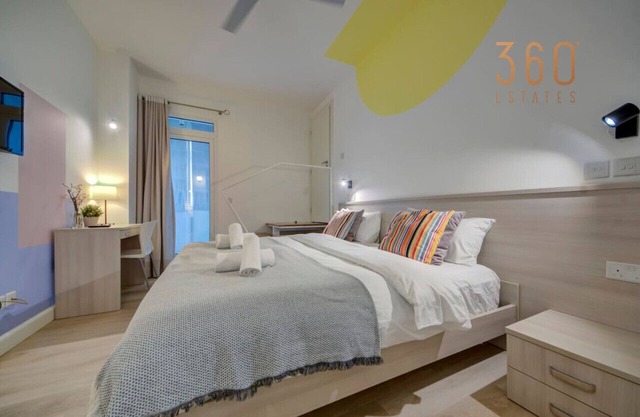Charming private room with Wifi in central Mosta