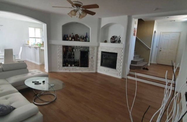 Charming room in a house with air conditioning and Wi-Fi in vibrant Las Vegas