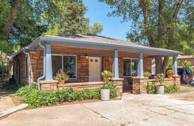 Charming stone cottage "The Stay On The Way"