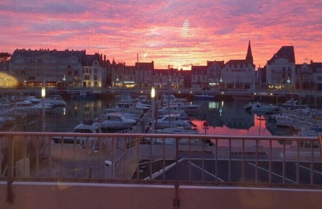 Charming studio ideally located and facing the port of La Baule.