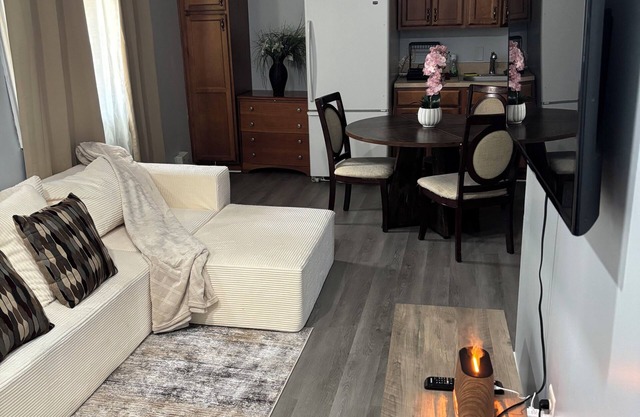 Charming studio in tranquil Glenn Dale with WiFi, AC