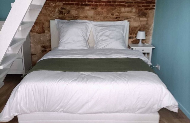 Charming studio renovated in 2023 located in the historic center of Honfleur