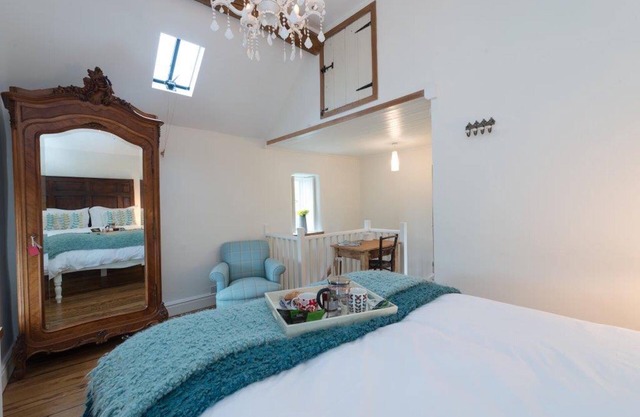 Charming, Stylish And Fabulously Comfortable 250 Year Old Cottage