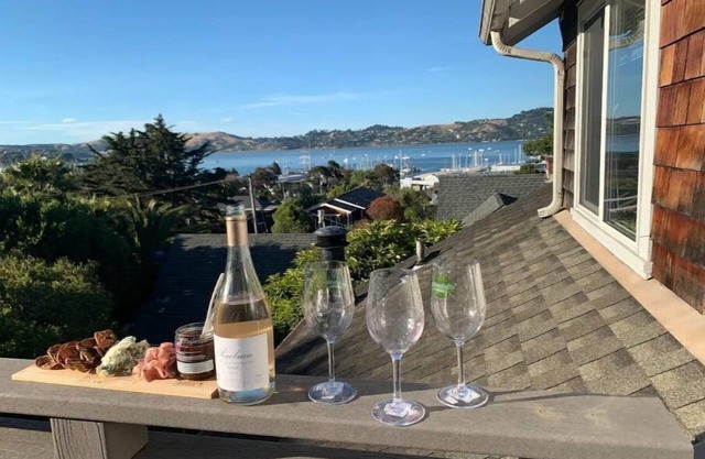 Charming Sunny Sausalito Home With Water Viewsn