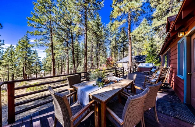 Charming Tahoe Cabin with Hot Tub, Walk To Private