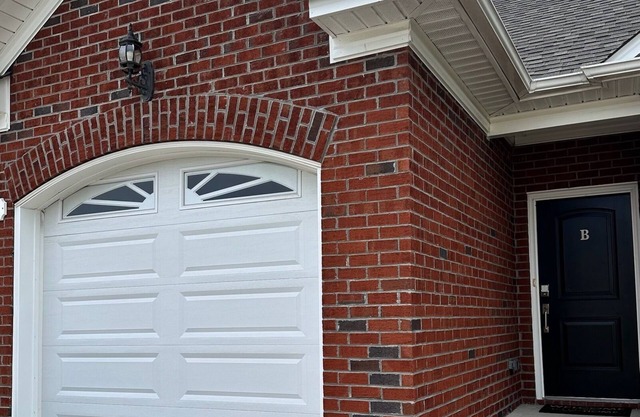 Charming townhome with everything you need in lovely Greenville