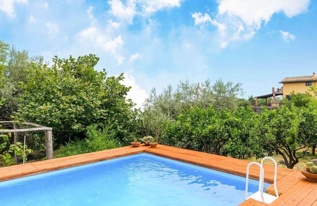 Charming villa with pool and panoramic surroundings