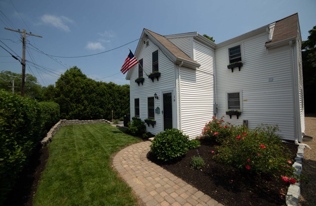 Charming 'Waterfront District 'Home in the Heart of Hyannisport.