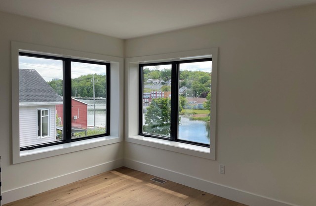 CharmingBrand new 3-bedroom house with WiFi and AC in peaceful Dartmouth.