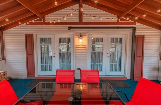 Cheerful Chalet - Fireplace, BBQ, Firepit& Hottub