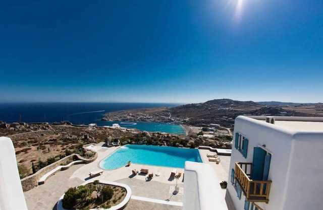 Chef included by Fantasia Villas: Paradiso 33 bdr