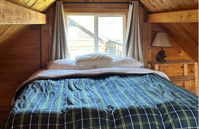 Chenik Cabin, Homer Floatplane Lodge