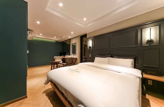 Cherish Hotel