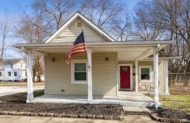 Chestnut, Three Bedroom House in Historic Loveland