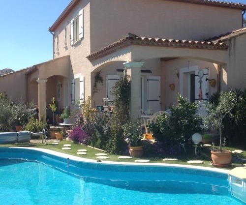 Chez Patrick Roujan