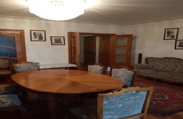 Chic 1-bedroom apartment with WiFi, AC in fabulous Baku