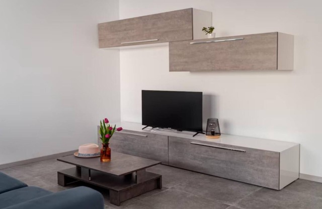 Chic 2 Bed Apartment in Central Il Gżira