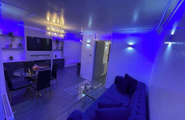 Chic 2 Bedroom Flat