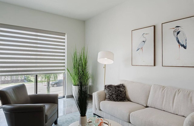 Chic 2BR, Beachside Escape for Families in FLL!